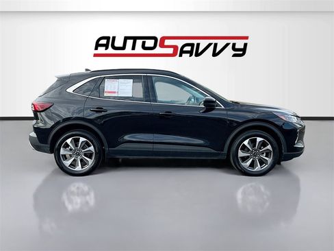 Used 2023 Ford Escape Platinum image 8