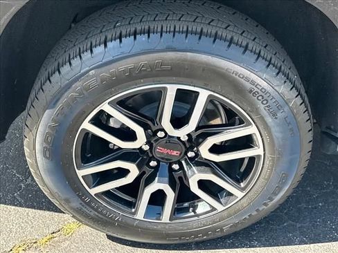 Certified 2023 GMC Yukon AT4 w/ AT4 Premium Package AWD/4WD image 39