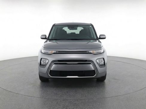 Used 2025 Kia Soul LX w/ LX Technology Package FWD image 2