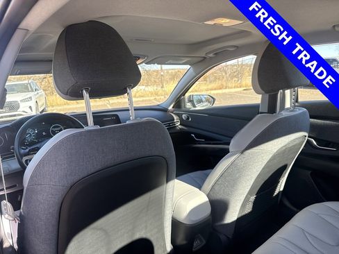 Used 2024 Hyundai Elantra Limited image 20