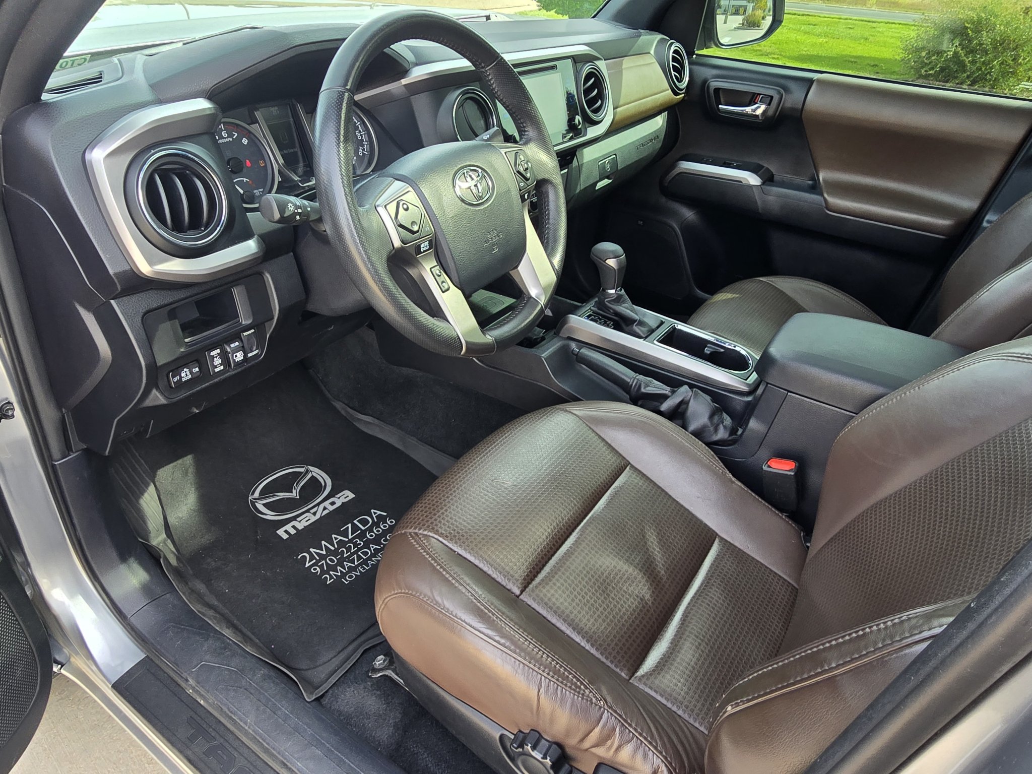 Used 2017 Toyota Tacoma Limited w/ Tow Package AWD/4WD image 26