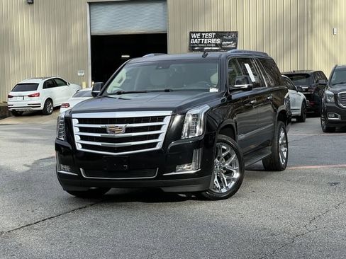 Used 2019 Cadillac Escalade ESV Luxury image 1