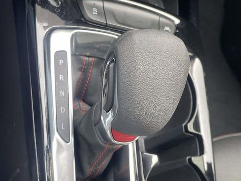 Certified 2025 Chevrolet Trax RS w/ Sunroof Package image 21