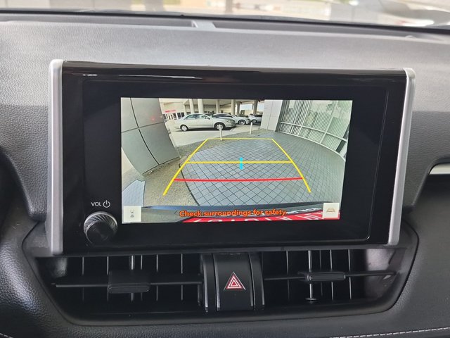 Used 2025 Toyota RAV4 XLE FWD image 23
