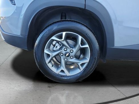 Certified 2025 Chevrolet Trax LT w/ Driver Confidence Package image 30