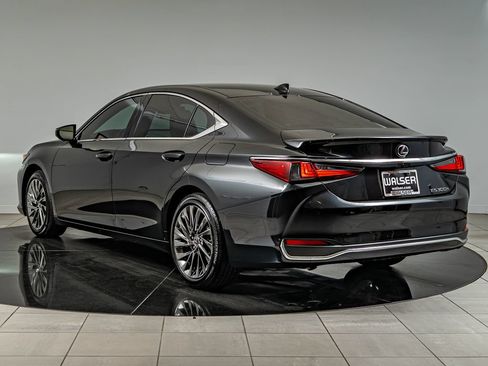 Certified 2025 Lexus ES 300h w/ Accessory Package (Z2) FWD image 7