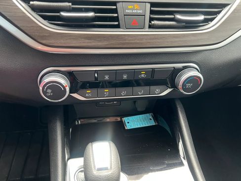 Used 2024 Nissan Altima 2.5 SV FWD image 22