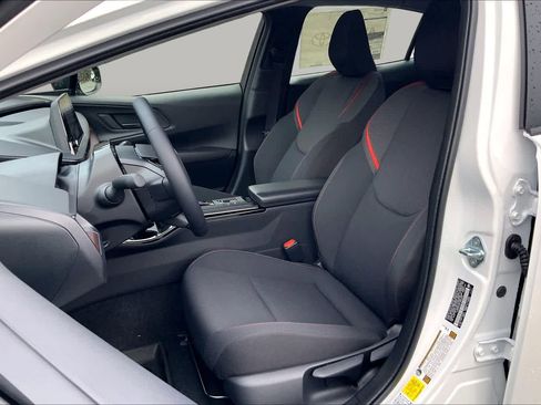 New 2026 Toyota Prius Plug-In Hybrid FWD image 9