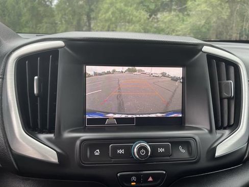 Used 2023 GMC Terrain SLE w/ Driver Convenience Package FWD image 15