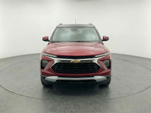 Used 2025 Chevrolet TrailBlazer LT FWD image 2