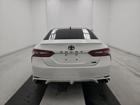 Used 2021 Toyota Camry XSE image 5