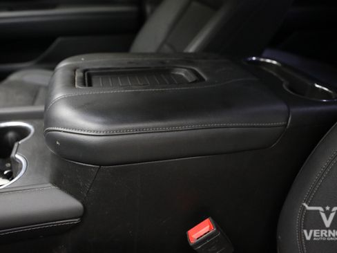 Used 2023 Chevrolet Tahoe Z71 w/ Z71 Off-Road Package AWD/4WD image 15