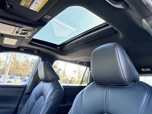 Used 2024 Toyota Highlander XSE image 16