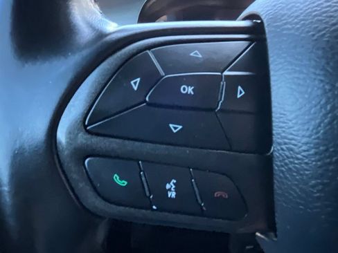Used 2020 Dodge Charger SXT RWD image 14