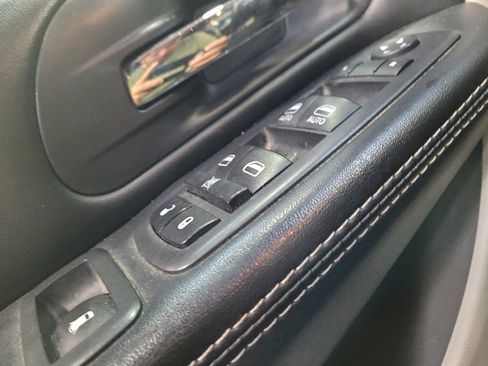 Used 2019 Dodge Grand Caravan SXT FWD image 27