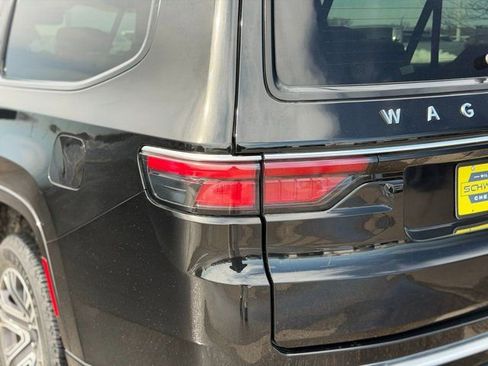 Used 2024 Jeep Wagoneer L Series II w/ Flexible Seating Group image 9