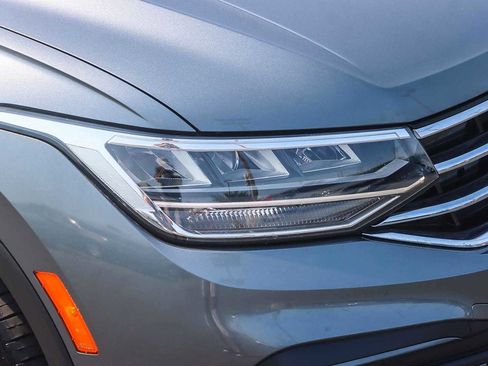 Used 2022 Volkswagen Tiguan SE image 7