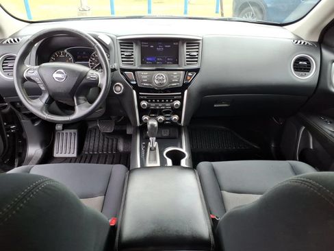 Used 2018 Nissan Pathfinder SV FWD image 8