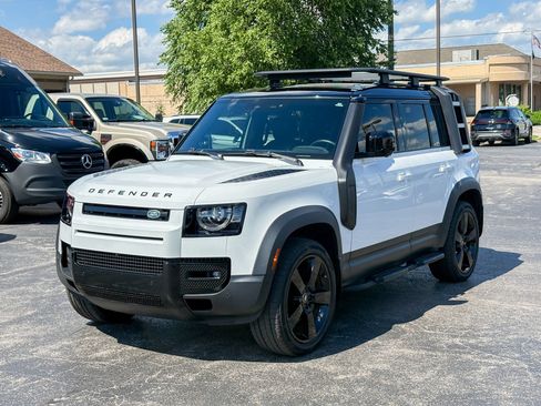 Used 2023 Land Rover Defender 110 S AWD/4WD image 5