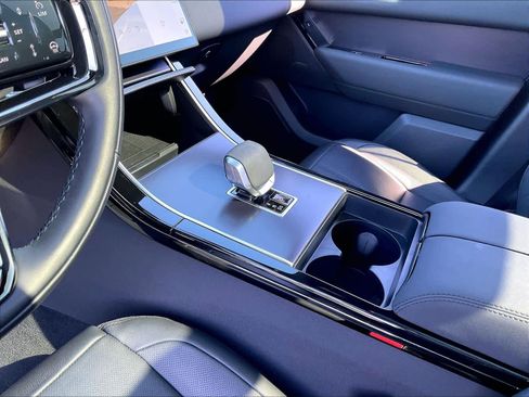 Used 2026 Land Rover Range Rover Velar Dynamic SE image 19