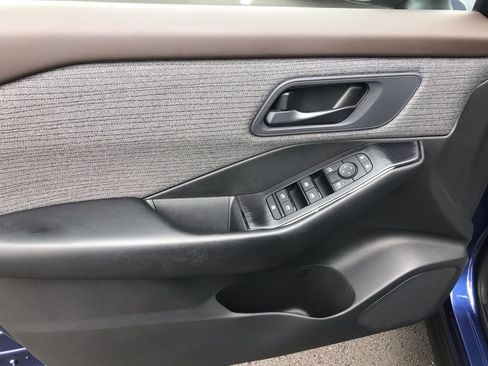 Used 2023 Nissan Rogue S image 13