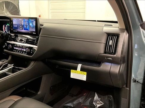 New 2026 Nissan Pathfinder Platinum image 37