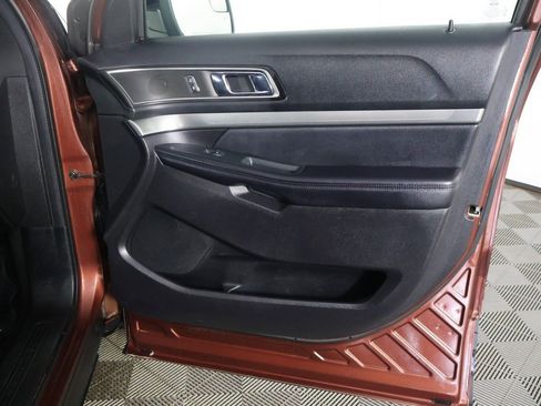 Used 2018 Ford Explorer XLT w/ Equipment Group 202A image 22