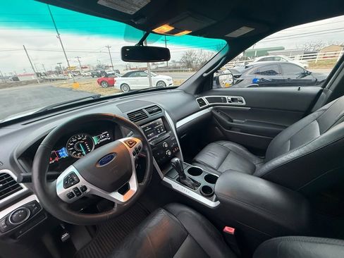 Used 2014 Ford Explorer XLT w/ Equipment Group 202A image 13