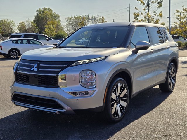 Used 2025 Mitsubishi Outlander SE AWD/4WD image 1