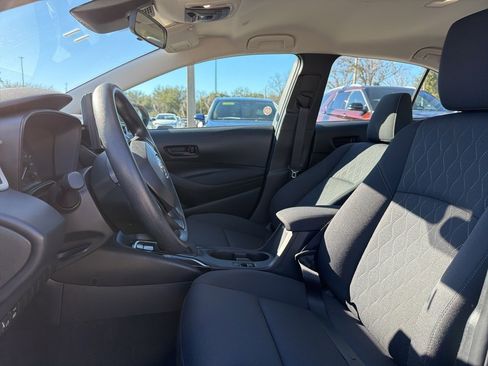 Used 2025 Toyota Corolla LE image 9
