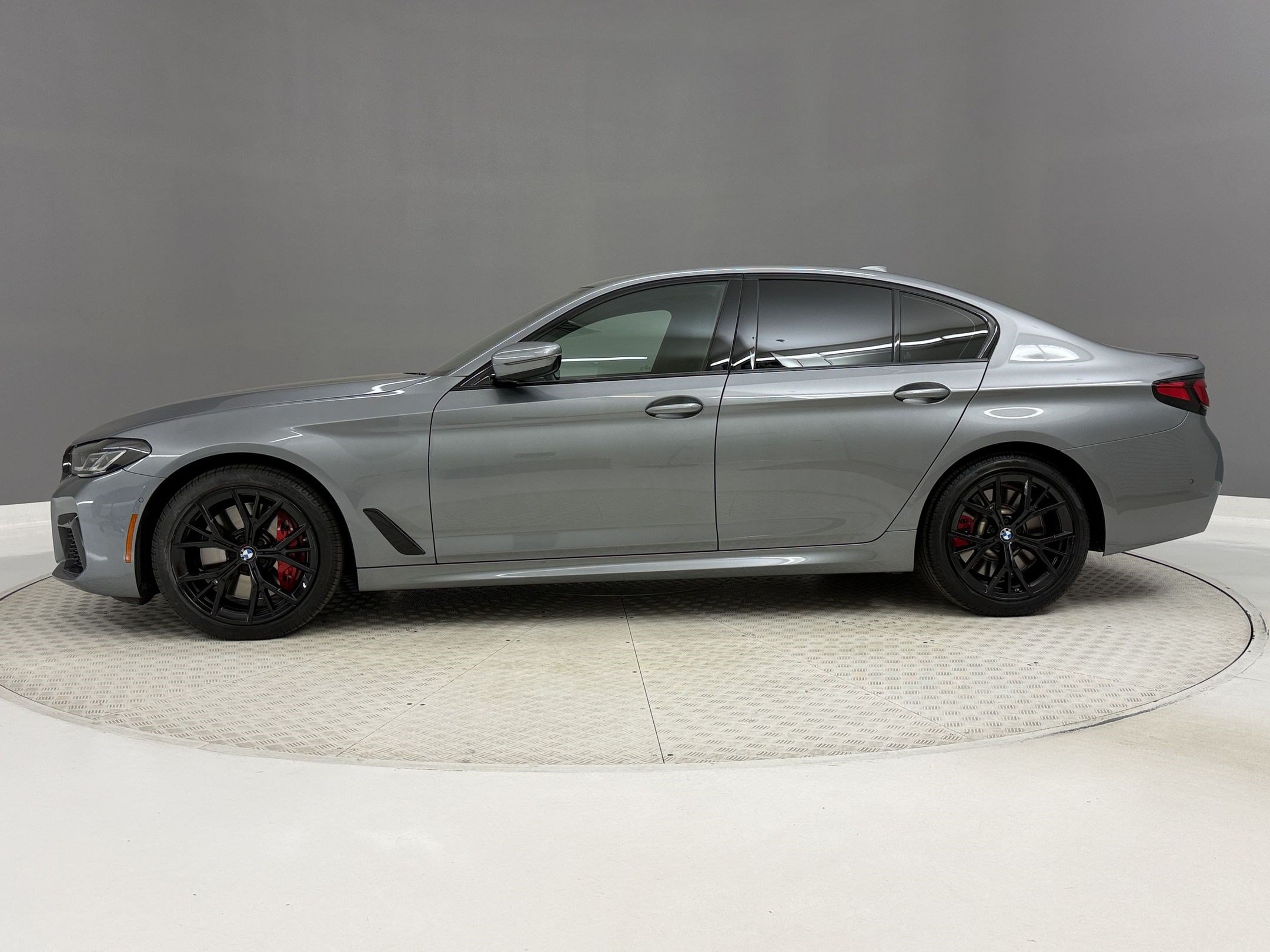 Certified 2023 BMW 540i w/ M Sport Package RWD image 2
