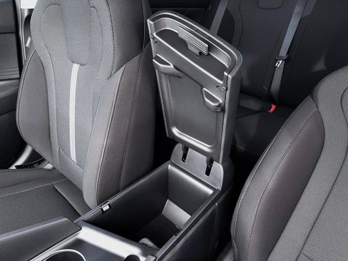 New 2026 Hyundai Elantra SE FWD image 18
