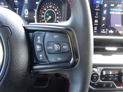 Used 2024 Jeep Wrangler Unlimited Rubicon w/ Convenience Group AWD/4WD image 23