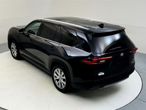 Used 2024 Toyota Grand Highlander Limited image 16