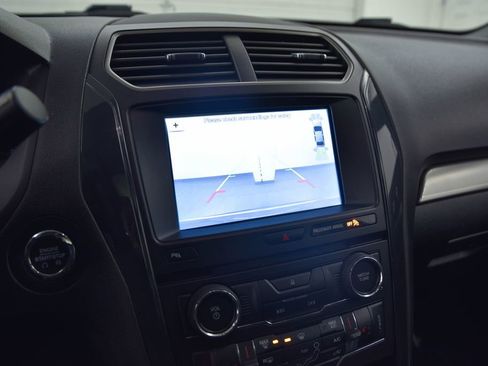 Used 2018 Ford Explorer XLT w/ Equipment Group 202A image 21