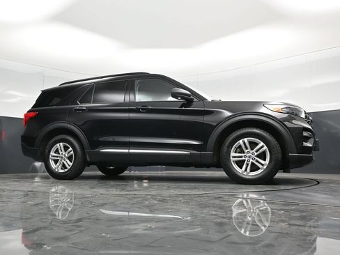 Used 2023 Ford Explorer XLT w/ Equipment Group 202A AWD/4WD image 58