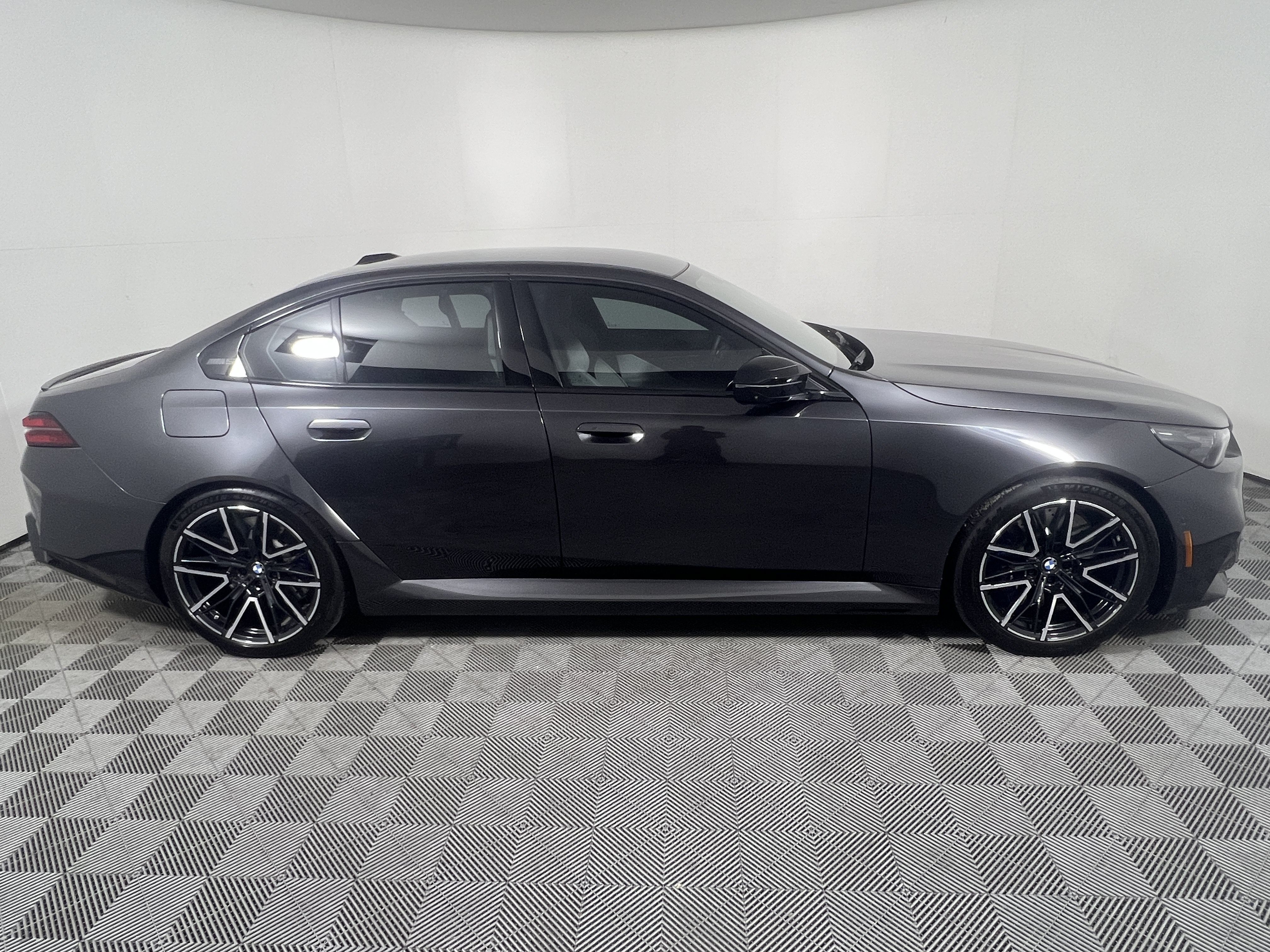 Used 2025 BMW M5 w/ Executive Package AWD/4WD image 6