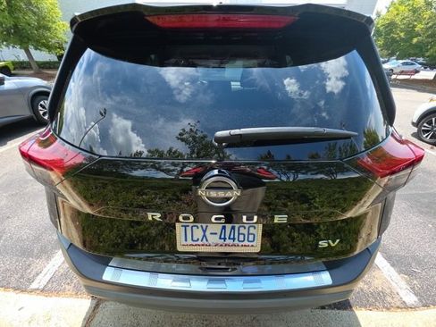 Used 2022 Nissan Rogue SV FWD image 7