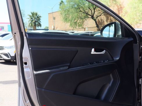 Used 2011 Kia Sportage EX w/ Premium Pkg w/Leather Seats image 36