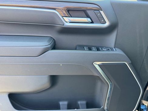 New 2026 Chevrolet Silverado 1500 LT w/ Safety Package RWD image 17