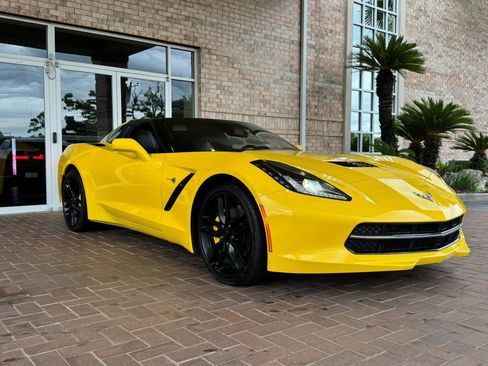 Used 2019 Chevrolet Corvette Stingray Coupe w/ 1LT RWD image 4