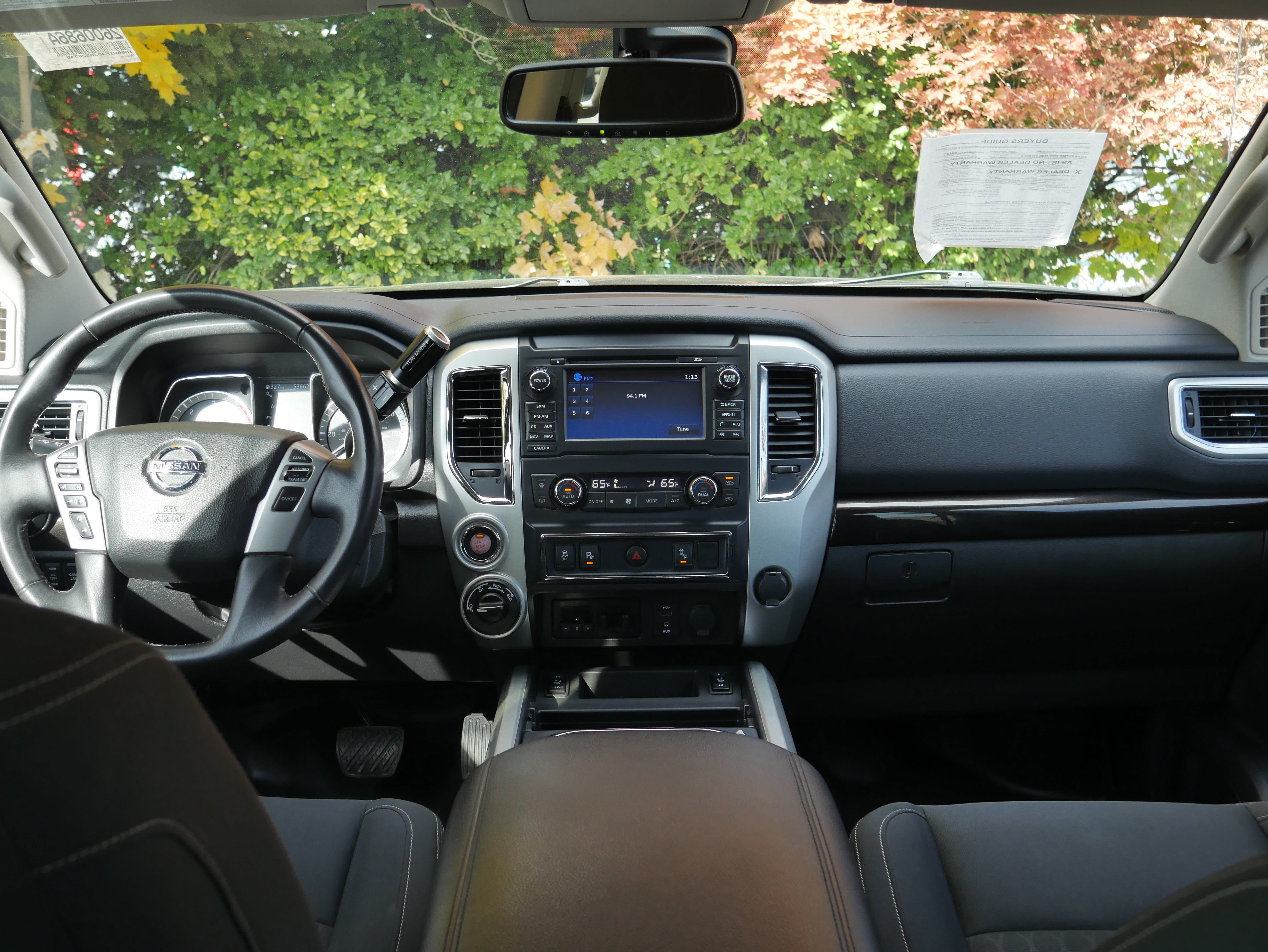 Used 2018 Nissan Titan SV w/ SV Convenience Package AWD/4WD image 9