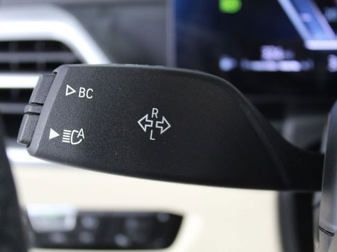 Used 2025 BMW 330i xDrive Sedan image 34