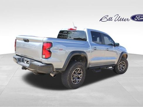 Used 2025 Chevrolet Colorado ZR2 w/ Technology Package AWD/4WD image 12