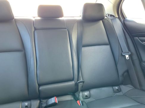 Used 2025 MAZDA MAZDA3 s image 36