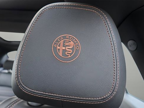 New 2025 Alfa Romeo Giulia Intensa w/ Driving Assist Package image 18