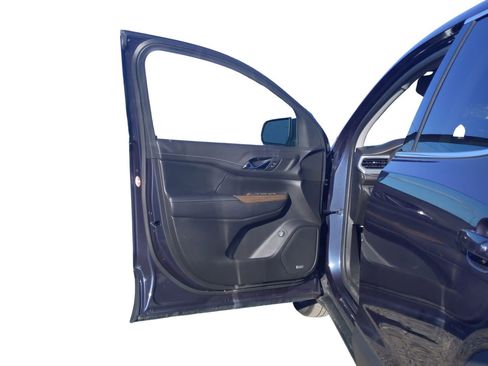 Used 2019 GMC Acadia SLE image 16