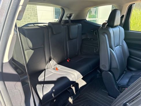 Used 2023 Subaru Ascent Limited w/ Technology Package AWD/4WD image 25