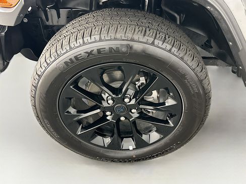 Used 2025 Jeep Wrangler Unlimited Sahara w/ Safety Group AWD/4WD image 11