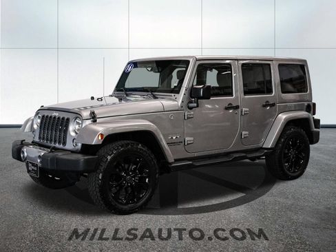 Used 2016 Jeep Wrangler Unlimited Sahara w/ Max Tow Package AWD/4WD image 2
